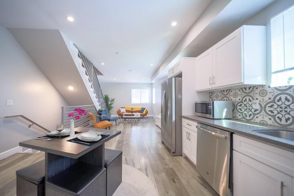 4bd Townhome Sleeps 10 Near Usc/dtla/expo Apartment *